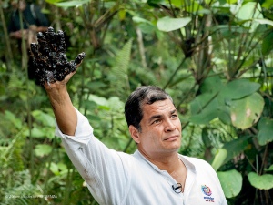 Correa aseguró que Chevron utilizó “técnicas anacrónicas para envenenar nuestras tierras y llenarse los bolsillos”